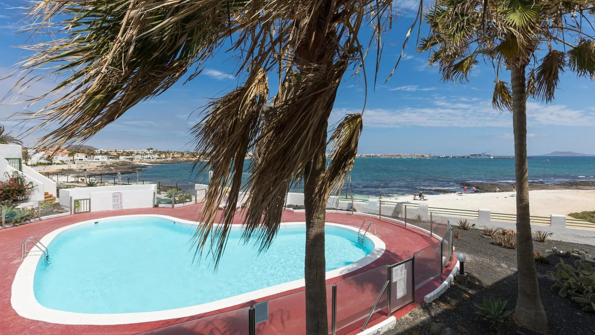 Home2Book Sunny Poolside Stay In コラレホ